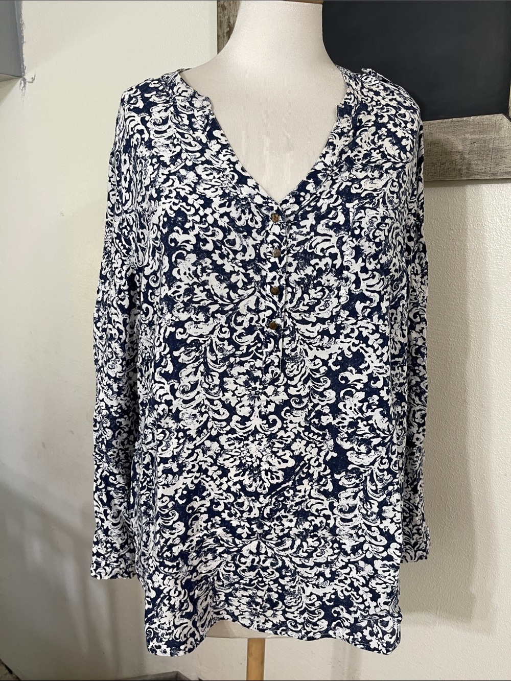 Faded Glory Blue Floral Top- Sz XL